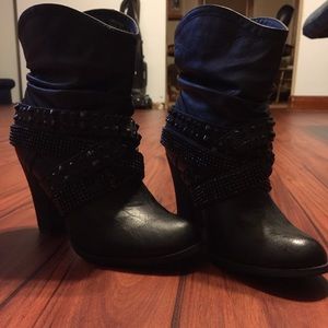 Buckle boots 6.5