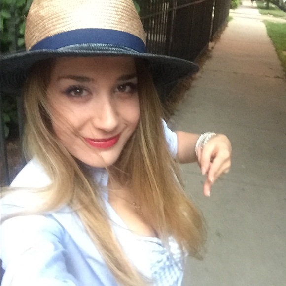 Meet your Posher, Fidan - Picture 2 of 2