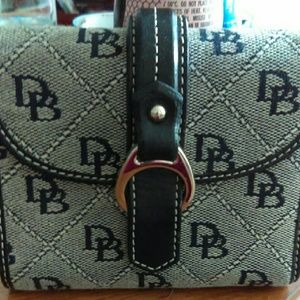 Dooney and bourke wallet
