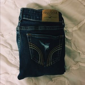 RIPPED SIZE 00 HOLLISTER SKINNY JEANS