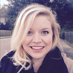 Meet your Posher, Cynthia