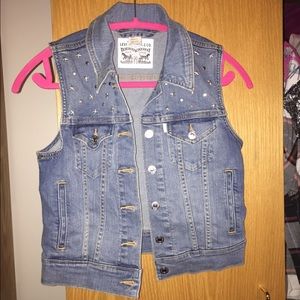 Levi Vest
