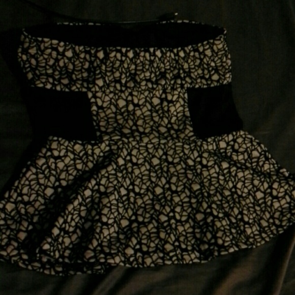 Strapless top - Picture 2 of 2