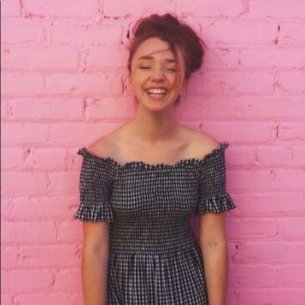 Meet your Posher, Courtney Conway