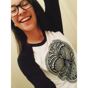 Meet your Posher, Emi