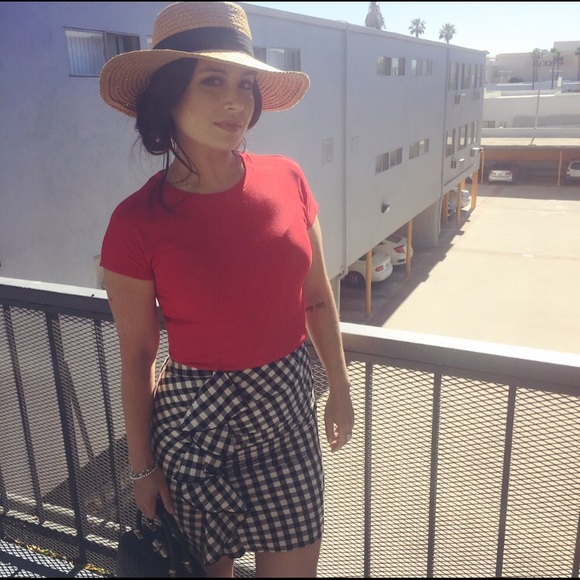 I hunt for treasure and sell it for your pleasure! - Picture 3 of 6