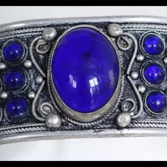 💙🆕DK BLUE JADE & SILVER Cuff 💙 - Picture 2 of 5