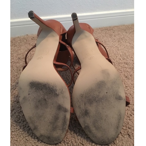 Breckelle's brown heels - Picture 4 of 4