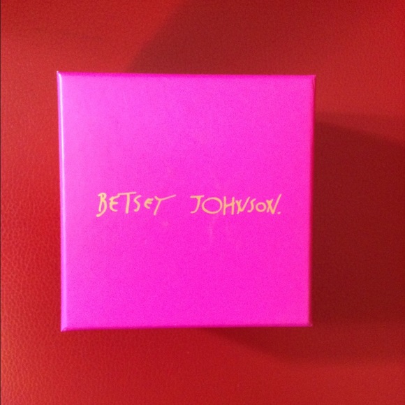 💋💐☀️⤵️💯🚫SOLD LOCAL! Betsey Johnson Bang NIB. - Picture 2 of 2