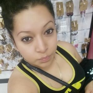 Meet your Posher, Maira