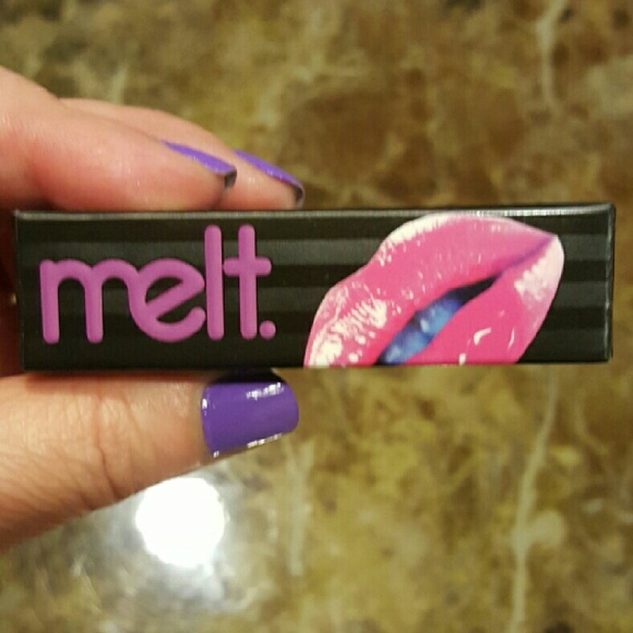 RESERVED MELT MATTE lipstick in Belladonna 2