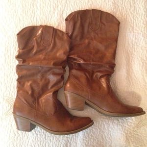 Decree slouchy cowboy boot size 10
