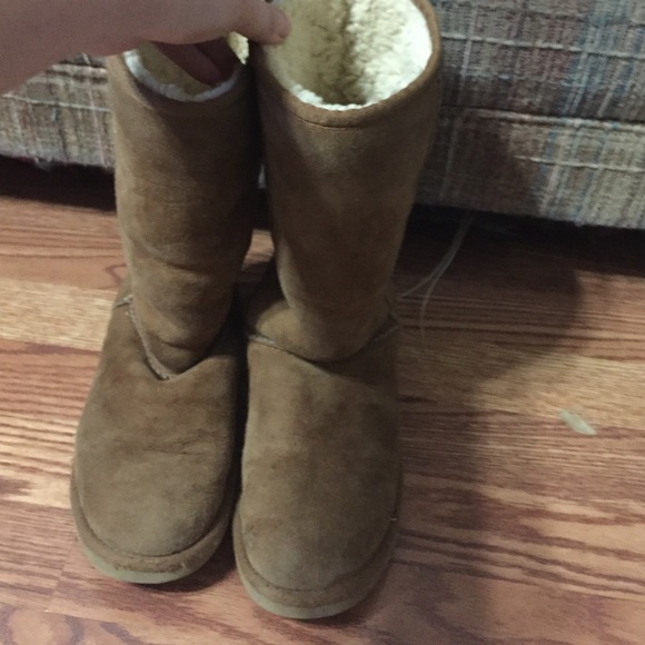 Classic Tall Chestnut Ugg Boot - Picture 2 of 4