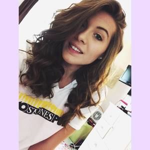 Meet your Posher, Candace