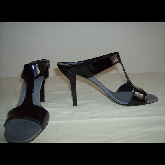 NINE WEST Black Patent Leather Slip On Sandals 8.5