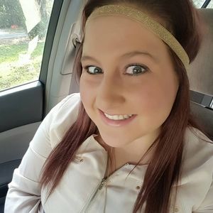 Meet your Posher, Caroline