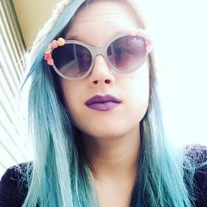 Meet your Posher, Carly