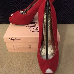 RED PEEP TOE STILETTOS - HEELS SIZE 9 -NEW RED PEEP TOE STILETTOS - HEELS SIZE 9 -NEW