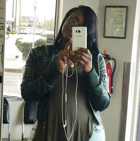 Meet your Posher, Robin - Picture 1 of 1