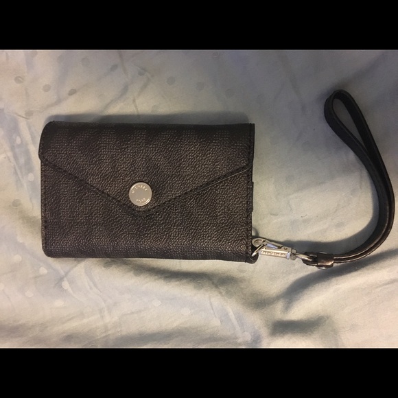 Micheal Kors iPhone5 wallet// barely used
