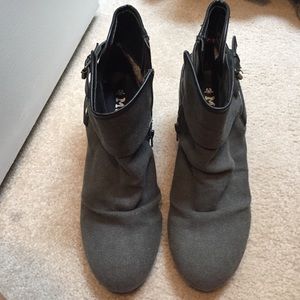 Cute Mudd wedge ankle boots!