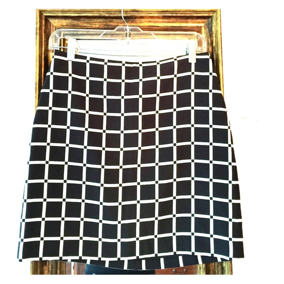 Ann Taylor black and white window pane skirt