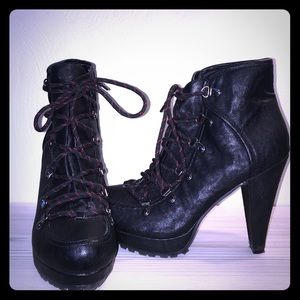 Black Guess Combat Bootie Boot with Laces Size 10.