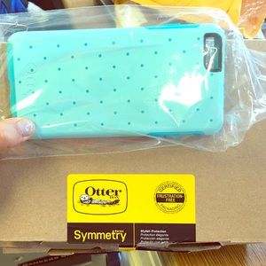 Otterbox symmetry teal polka dot iPhone 6S+ case.
