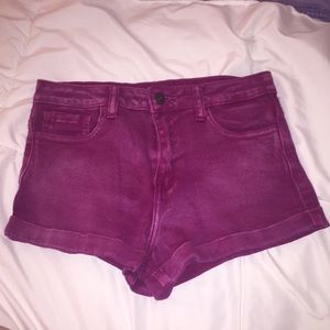 Maroon high waisted shorts😍