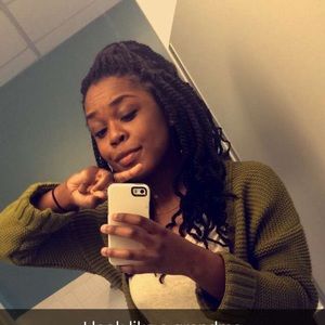 Meet your Posher, Aysia