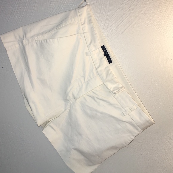 theory white cotton stretch shorts. Size 6.