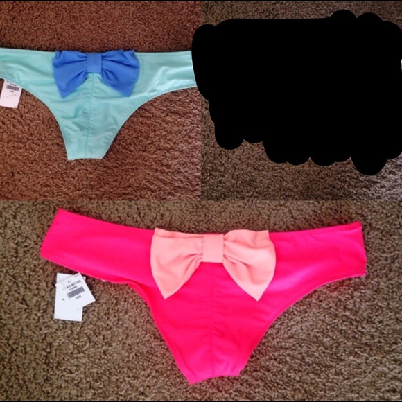 NWT Bow-bottom swimsuit bottoms