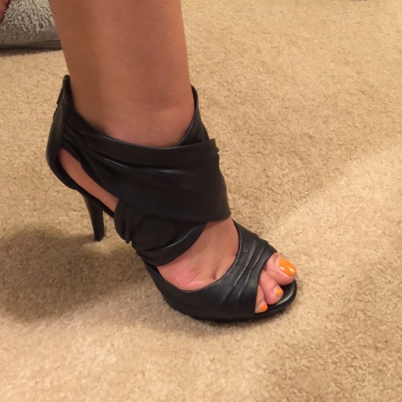 Levity leather heels - Picture 2 of 4