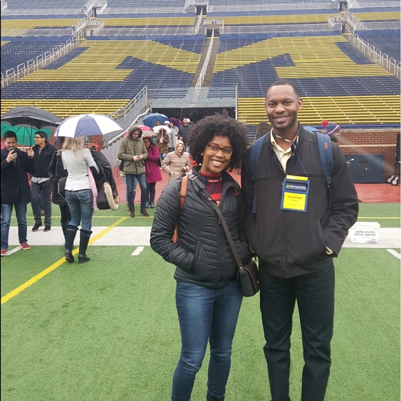 Meet Your Posher, Courtney! - Picture 3 of 4