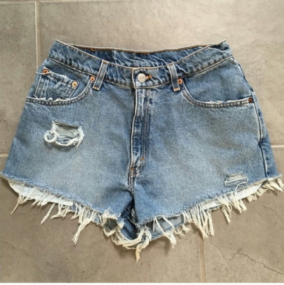 High waisted Levi jean shorts