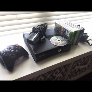 XBOX 360 with Kinect, 9 games and 2 controllers