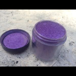 Mac Violet pigment