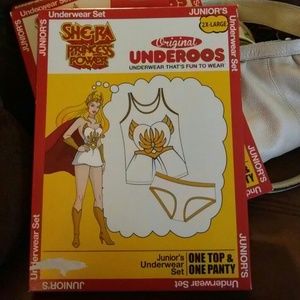 SHE-RA 2X UNDEROOS