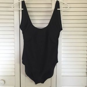 Backless one piece bathing suit