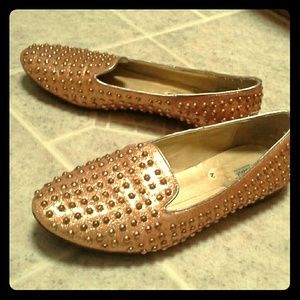 Gold sparkling and studded flats