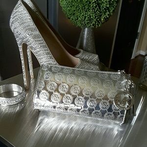 AMAZING Michael Kors clutch