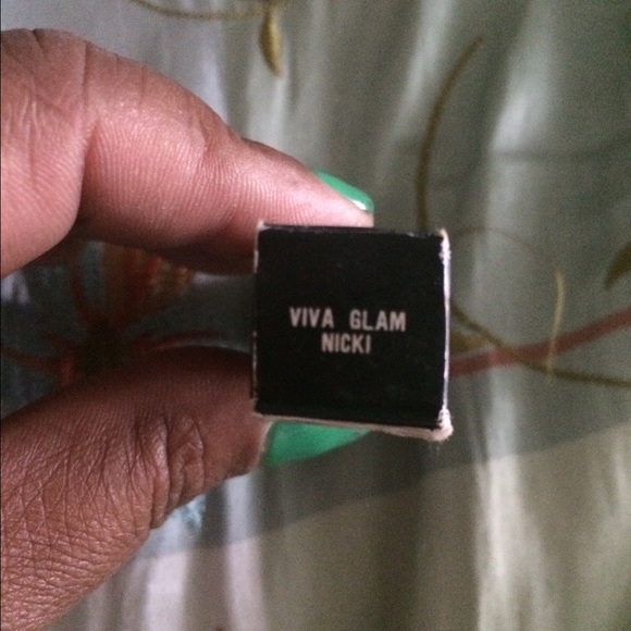 Brand New Viva Glam Nicki lipgloss 💄💋 - Picture 2 of 4