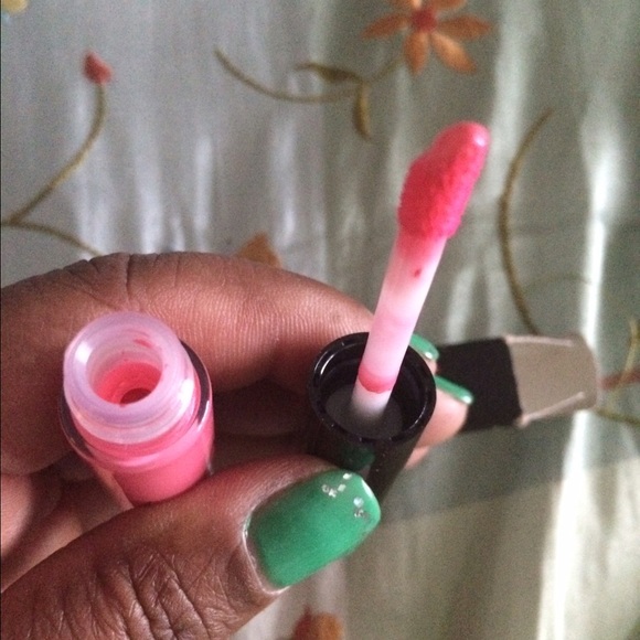 Brand New Viva Glam Nicki lipgloss 💄💋 - Picture 4 of 4