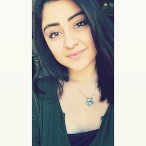 Meet your Posher, Isabel