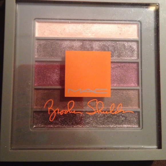 Mac LE Brook Shields Veluxe Pearl Eye quint