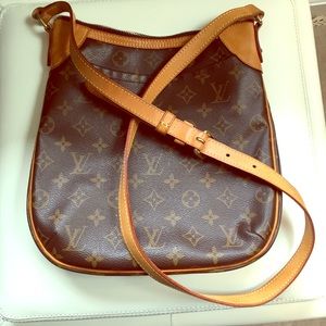 Louis Vuitton cross body bag