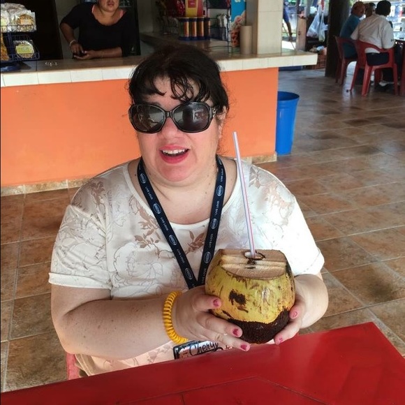 Meet your Posher, Cheryl - Picture 1 of 1