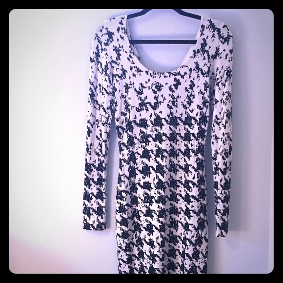 GEUSS Bodycon houndstooth dress. Size Lrg.