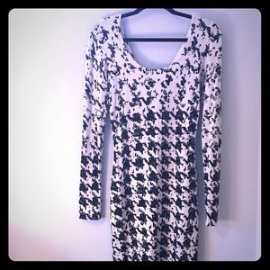 GEUSS Bodycon houndstooth dress. Size Lrg.