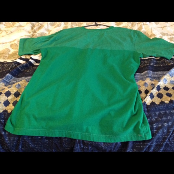 Men's Rocawear V-neck Tee - Med - Picture 4 of 4